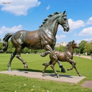Sculpture en bronze moderne de cheval d'animal de moulage de jardin de station de vacances extérieure personnalisée statue grandeur nature de jument et de <span class=keywords><strong>poulain</strong></span> en bronze pour la décoration publique - Product Image 5