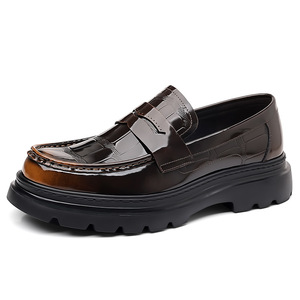 Chaussures de marche en cuir verni à bout rond, à enfiler, avec semelle intermédiaire EVA amortie et semelle extérieure en caoutchouc, toutes saisons, couleur unie - Product Image 1