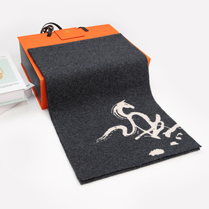 Sciarpa da Uomo Musulmano 100% Lana, Design Anno Zodiacale Rosso, Modello Invernale Versatile <span class=keywords><strong>e</strong></span> alla Moda, Lana Pura Australiana, Vendita all'Ingrosso - Product Image 3