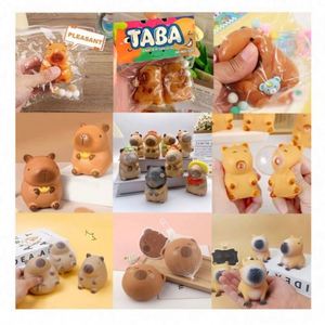 Édition Spéciale Noël : Mega Set de Squishies Capybara Écologiques en PVC/PU – Pack Anti-Stress Kawaii Amusant pour Enfants – Coffret Cadeau - Product Image 5