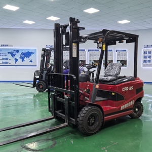 รถยก S-20 2 ตัน ได้รับการรับรองมาตรฐาน CE ขับเคลื่อน 4 ล้อ พร้อมเสากระโดงสองระดับ แบตเตอรี่ลิเธียม 48V จัดส่งฟรี รถยก S-20 2 ตัน ได้รับการรับรองมาตรฐาน CE - Product Image 4