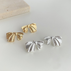 Pendientes de botón con lazo de latón chapado en oro de 14K, gruesos, bonitos y brillantes, accesorios de moda, joyería con lazo, regalo para mujer - Product Image 4