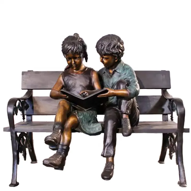 Outdoor Handgemaakte Metalen Tuin Standbeeld Brons Casting Jongen En Meisje Zittende Bank Koper Kids Sculptuur Custom Figure Standbeelden