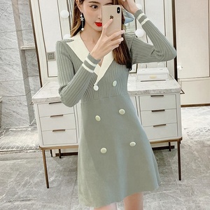 Mini <span class=keywords><strong>abito</strong></span> lavorato a maglia doppiopetto a maniche lunghe da donna all'ingrosso <span class=keywords><strong>abito</strong></span> Casual con scollo a v e colletto rovesciato - Product Image 2