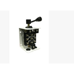 Shree L.T. Caja de Distribución Metálica con Interruptor de Control de Avance y Retroceso, Montaje Superior, Uso Interior/Exterior, Modelo KK88, 3 Polos - Product Image 2