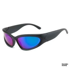 Lunettes de soleil tendance au design unique, protection UV élégante, lunettes de mode pour un usage quotidien, disponibles à la vente - Product Image 4
