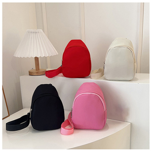 Nouvelle tendance Simple couleur unie Nylon léger extérieur décontracté Logo personnalisé sac à bandoulière pour les enfants - Product Image 3