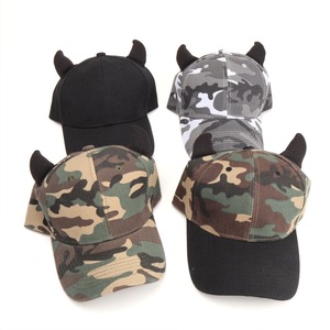 Gorra de Béisbol Unisex con Estampado de Camuflaje y Cuernos de Diablo, Gorra Casual de Estilo Urbano, Material de Sarga de Poliéster y Algodón - Product Image 2