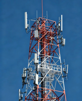 Tour de télécommunication autoportante en acier cornière Q235 galvanisé à chaud ISO1461 à 4 poteaux de 60 m pour la communication dans les champs pétrolifères