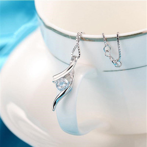 Collana con Ciondolo a Fiore alla Moda per Donne, Stile Coreano, Catena per Clavicola, Gioielli per Uso Quotidiano - Product Image 1