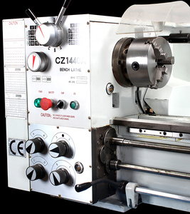 Máquina de torno de metal de sobremesa Embrague de cabezal 2000mm 1500W con luz de torno a la venta en Alemania - Product Image 4