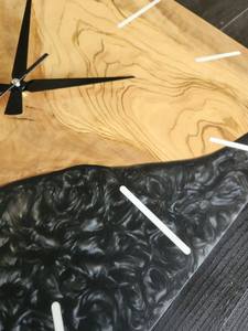 Reloj de Pared Artístico de Resina y Madera, Hecho a Mano, Duradero, Elegante, Funcional, Estilizado y Decorativo, Perfecto para Sala de Estar o Dormitorio - Product Image 6