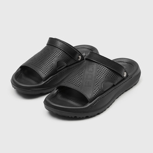 Sandalias individuales bordadas para hombre, impermeables y antideslizantes, negras, para uso en exteriores, verano 2026 - Product Image 1