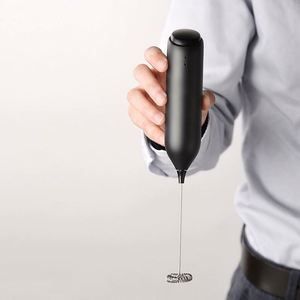 Nuevo Diseño de Espumador de Leche Eléctrico con Base Recargable y Soporte de Pared, Batidora de Espuma de Café Portátil - Product Image 4