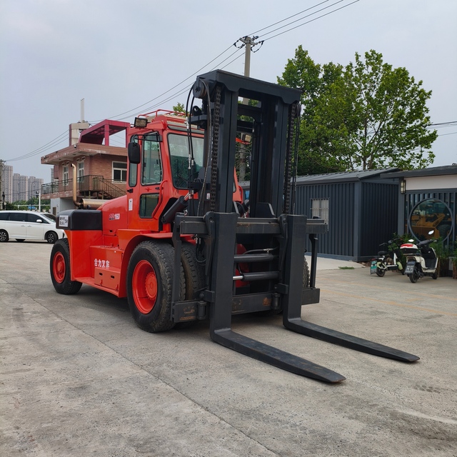 Industrial Forklifts HE-175
