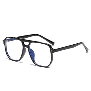 Nouvelles montures de lunettes optiques carrées rétro pour hommes Tr90 anti-lumière bleue avec rivets irréguliers à pois M4 8935 - Product Image 4
