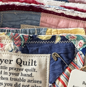 ผ้าห่มสวดมนต์ลายกากบาทขนาดเล็ก สไตล์วินเทจ ถักทอด้วยมือ ทำจากโพลีเอสเตอร์ สไตล์ยุโรป-อเมริกัน พร้อมสัญลักษณ์บทกวี เหมาะสำหรับเป็นของขวัญ - Product Image 2