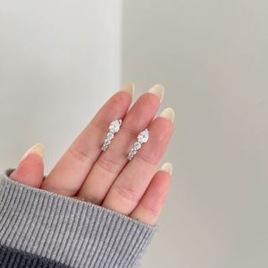 Pendientes de Clip en Forma de Serpiente con Cierre Inglés en Plata 925 con Moissanita Color D VVS1 de Diseño Único Dylam para Mujer - Product Image 5