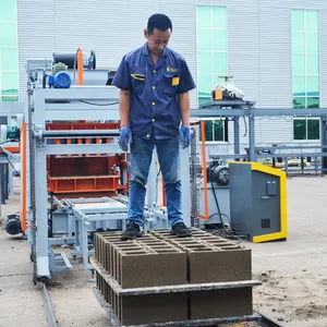 Obtenez des emplois de saisie de données QT5-15 en ligne machine de fabrication de blocs entièrement automatique machine de fabrication de briques en Uruguay