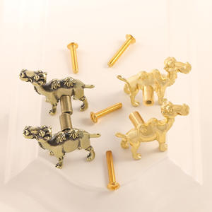 Creative Desert Camel Manija de puerta de latón Manija de puerta de armario Perforación de gancho de pared - Product Image 3