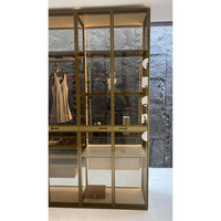 Armoire moderne en verre avec cadre en aluminium du sol au plafond, éclairage LED personnalisé avec capteur, dressing avec rangement
