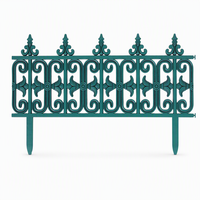 Pagar Rumput Plastik Klasik Dekoratif Motif Daun Geometris Panel Ramah Lingkungan Tahan Lama dengan Ujung Runcing Pembatas Taman