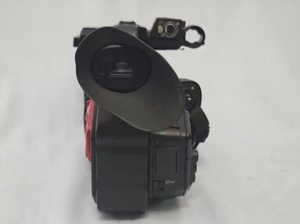 Cámara de Video Digital Panasonic AG-DVX200MC 4K de Alta Gama, 90% Nueva, con Lente Integrada - Product Image 6