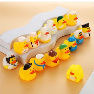 Juguete de Pato Amarillo de Plástico de Dibujos Animados en Oferta, Juguete Antiestrés para Apretar y Llamar, para Bañarse y Nadar, 5.2x5x4.2cm, Edades 8-13 - Product Image 2
