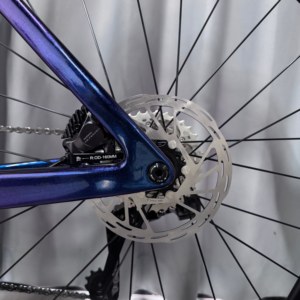 Bicicleta de Carretera de Carbono Completo CE Kozo1 SuperLight R8170 <span class=keywords><strong>Ultegra</strong></span> Di2 de 24 Velocidades con Ruedas de Carbono, Manillar Integrado, Freno de Disco y Eje de Pedalier T47 para Carreras - Product Image 4