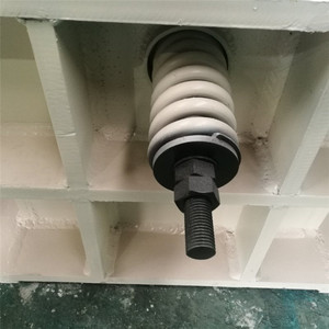 Concasseur à mâchoires portable pour déchets de béton avec moteur AC et engrenages, haute efficacité, faible consommation d'énergie, capacité max. 150 t/h - Product Image 4