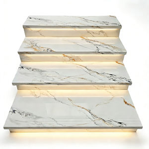 Piastrelle per Scale in Porcellana Effetto Marmo con Illuminazione Integrata, Gradini e Alzate Personalizzabili con Scanalature per Ville - Product Image 1