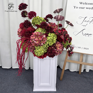 Composizione Floreale Artificiale Bordeaux e Rosa per Centrotavola Matrimoniale, Sfondo Decorativo per Tavoli Nuziali - Product Image 1