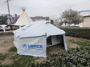 QUYE 5+ Person <strong>UNHCR</strong> Type Family <strong>Tent</strong> Emergency Shelter <strong>Refugee</strong> Relief for Sale - Product Image 6