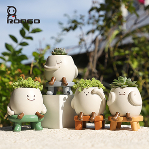 ROOGO Ensemble <span class=keywords><strong>de</strong></span> pots à succulentes en résine avec personnages <span class=keywords><strong>de</strong></span> dessins animés mignons, mini pots à fleurs Kawaii Smiley Face pour la décoration <span class=keywords><strong>de</strong></span> la maison, du jardin et du bureau, cadeau - Product Image 3