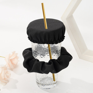 Ensemble de couvre-gobelets noirs élastiques avec support pour paille, résistant à l'eau, style décontracté, pour accessoires de boisson - Product Image 1