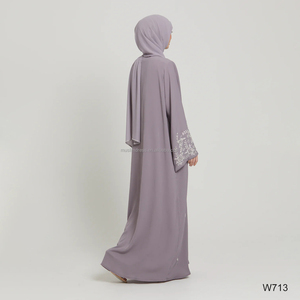 Ensemble Abaya et <span class=keywords><strong>Hijab</strong></span> 2 Pièces Perlé Islamique Aï<span class=keywords><strong>d</strong></span> Ramadan pour Femme – <span class=keywords><strong>Robe</strong></span> Abaya Ouverte Texturée et Ornée de Qualité Supérieure – Vente en Gros - Product Image 4