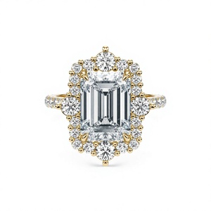 Anillo de Compromiso de Lujo con Halo de Diamantes de Corte Brillante Ovalado en Oro Amarillo de 14 Quilates para Minoristas de Joyería - Product Image 4