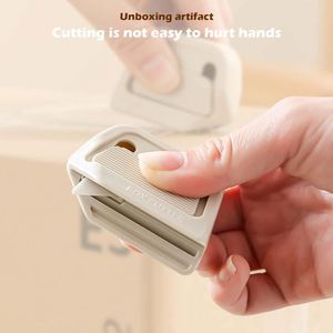 Cortador de Cajas de Cerámica Mini Personalizado, Abrecartones con Cuchilla de Seguridad de Rebote Automático, Fuerte Adsorción Magnética para Refrigerador - Product Image 6