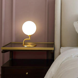Lampe de chevet de chambre à coucher en fer nordique, lampe de bureau moderne de luxe à LED avec lumière d'ambiance, intensité réglable pour salon, bureau - Product Image 2