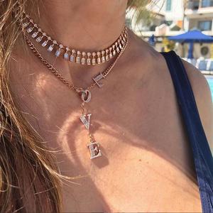 Promozione 2023 Regalo di <span class=keywords><strong>San</strong></span> <span class=keywords><strong>Valentino</strong></span> Gioielli alla Moda <span class=keywords><strong>Collana</strong></span> Multistrato da <span class=keywords><strong>Donna</strong></span> con Catena Cubana Larga e Lettera d'Amore Tempestata di Cristalli - Product Image 5