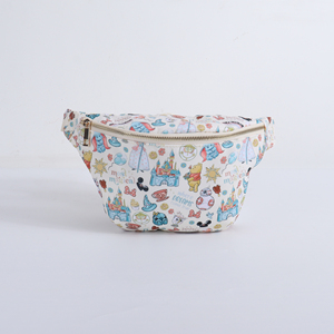 Riñonera Mágica de Nailon Jumbo con Correa de Hombro Ajustable, Bolsillo Interior con Cremallera, Impermeable, con Estampado de Personajes del Parque Temático Magic Kingdom - Product Image 3