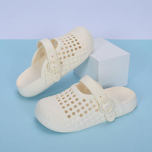 รองเท้าแตะครอคส์สไตล์เบอร์เกนสต็อคสำหรับผู้หญิง สีขาว 35-40 กันลื่น ระบายอากาศได้ดี สวมใส่สบาย พื้นรองเท้าแบบฉีดขึ้นรูป - Product Image 4