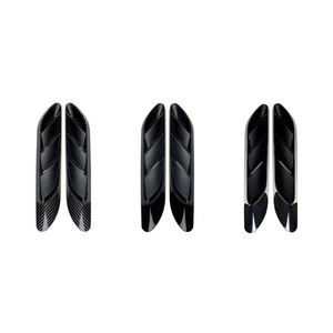 สติกเกอร์ตกแต่งช่องระบายอากาศบังโคลนรถยนต์เมอร์เซเดส-เบนซ์ E-Class สีดำเปียโน คาร์บอนไฟเบอร์ ชุบเงิน แบบติดกาว ปี 2024+ - Product Image 2