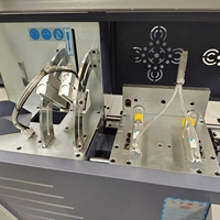 Scie de découpe d'angle CNC automatique de haute précision pour profilés aluminium, machine de découpe d'angle pour la fabrication de fenêtres et de portes