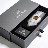 Boîte d'emballage en gros de haute qualité pour cravates et nœuds papillon, avec logo personnalisé, estampage à chaud, pelliculage mat, gaufrage et UV, pour cadeaux masculins