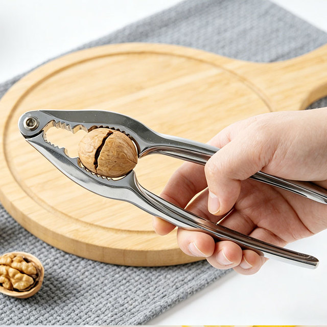 Metal Manual Nutcracker Gadget for Opening Walnuts Kitchen Sheller for Pecans Cracker Nut Opener