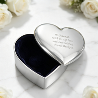 Boîte à bijoux en alliage d'argent gravée sur mesure, finition argent poli, doublure en velours bleu foncé - Luxe personnalisé pour mariage