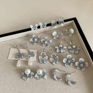 Boucles d'oreilles clous élégantes en cristal bleu <span class=keywords><strong>dégradé</strong></span> avec nœud papillon et fleur, accessoires polyvalents pour toutes les saisons, cadeaux pour femmes - Product Image 3