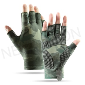 Custom Wear-resistant Lightweight Fishing Gloves for Men and Women Youth Anti-cut Sunscreen Camouflage Fishing Gloves - Product Image 3