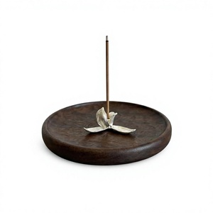 Porte-encens en bois fait main avec motif floral en métal, support pour bâtonnets d'encens, décoration aromatique pour la maison, utilisation toute saison - Product Image 1